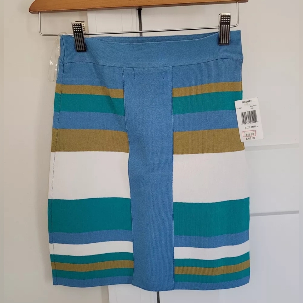 Freeway Vibrant Blue and Gold Mini Skirt - Picture 3 of 4